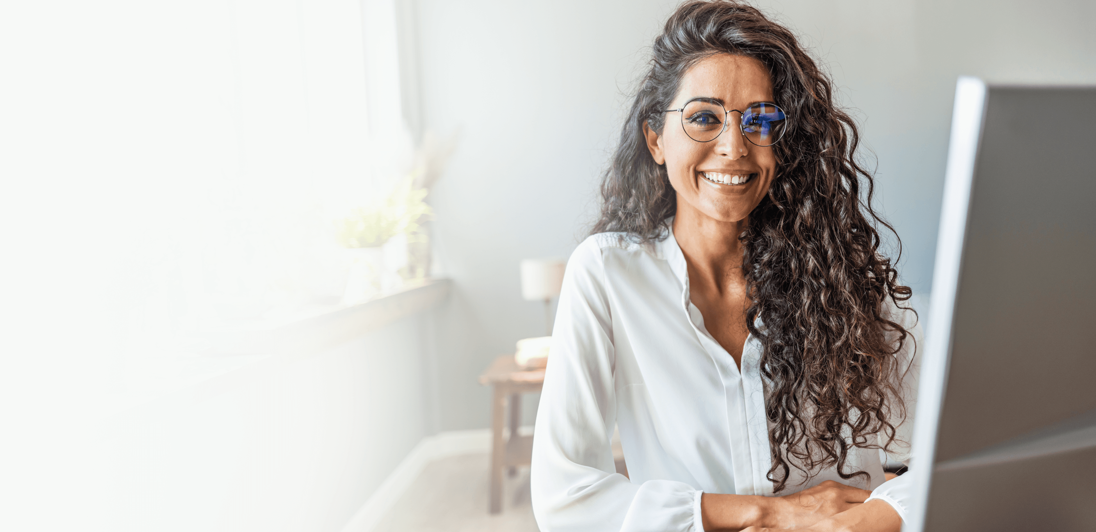Agent working on a laptop